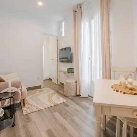Cute & Cozy Apartment In Retiro Madrid Exterior photo