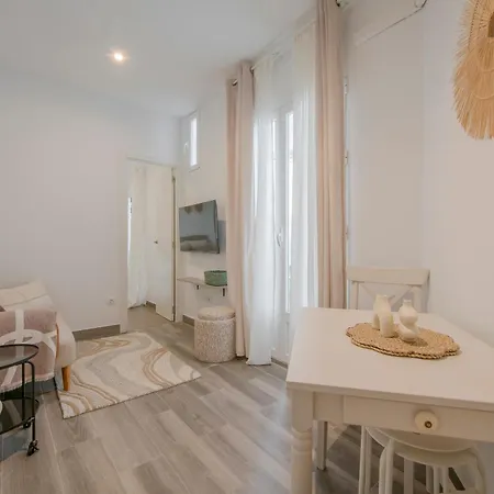 Cute & Cozy Apartment In Retiro Madrid Exterior photo